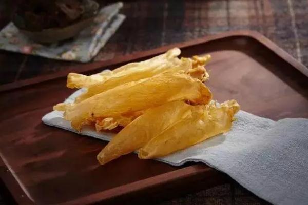 魚膠是熱性還是涼性的 魚膠是發(fā)物嗎 魚膠是熱性還是涼性的 魚膠是發(fā)物嗎