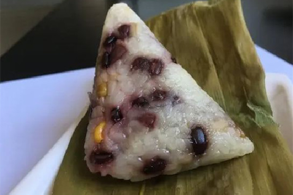粽子甜的和咸的能一起煮嗎 粽子甜的口味有哪些 粽子甜的和咸的能一起煮嗎 粽子甜的口味有哪些