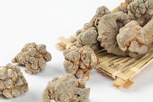 三七是什么樣子的 三七和田七是一樣的嗎 三七是什么樣子的 三七和田七是一樣的嗎