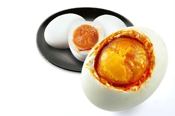 咸鴨蛋有什么營養(yǎng)價(jià)值 咸鴨蛋有亞硝酸鹽嗎
