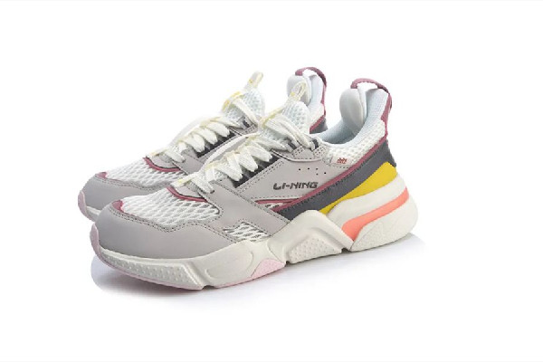 李寧鞋子質(zhì)量怎么樣 李寧鞋子會(huì)越穿越大嗎 李寧鞋子質(zhì)量怎么樣 李寧鞋子會(huì)越穿越大嗎