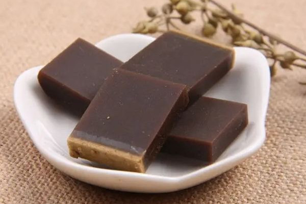 鹿角膠對(duì)女性的主要功效 鹿角膠適合多大年齡吃 鹿角膠對(duì)女性的主要功效 鹿角膠適合多大年齡吃