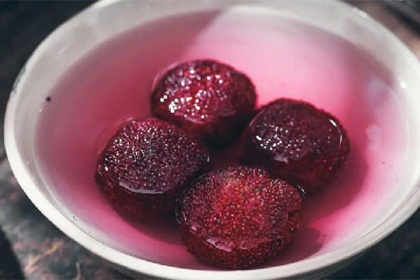 楊梅酒要熟透的泡還是沒熟透的泡 楊梅酒用什么楊梅好 楊梅酒要熟透的泡還是沒熟透的泡 楊梅酒用什么楊梅好