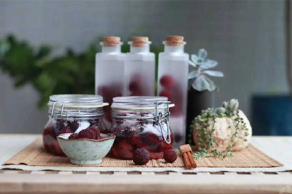 楊梅酒要放冰糖嗎 楊梅酒的制作方法步驟 楊梅酒要放冰糖嗎 楊梅酒的制作方法步驟