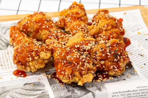 炸雞的熱量是多少大卡 炸雞和燒烤哪個熱量高 炸雞的熱量是多少大卡 炸雞和燒烤哪個熱量高