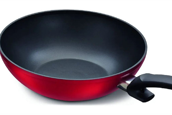 不粘鍋新鍋開鍋的最佳方法 不粘鍋開鍋用豬油好還是用油好 不粘鍋新鍋開鍋的最佳方法 不粘鍋開鍋用豬油好還是用油好