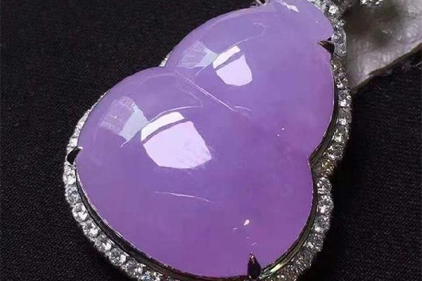 翡翠吊墜要不要開(kāi)光 翡翠吊墜開(kāi)光方法