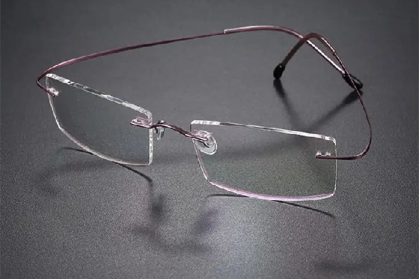 無框眼鏡可以配多大度數(shù) 無框眼鏡會影響視力嗎