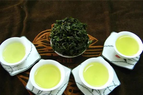 青茶的功效與作用 青茶可以做奶茶嗎 青茶的功效與作用 青茶可以做奶茶嗎