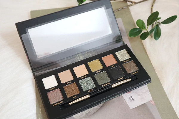 完美日記眼影盤推薦哪個好用 完美日記眼影盤有幾種 完美日記眼影盤推薦哪個好用 完美日記眼影盤有幾種