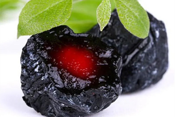 烏梅是怎么制作出來(lái)的 烏梅和酸梅是一個(gè)東西嗎 烏梅是怎么制作出來(lái)的 烏梅和酸梅是一個(gè)東西嗎