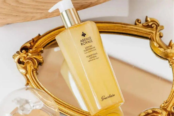 嬌蘭蜂皇水怎么樣 嬌蘭蜂皇水適合什么膚質(zhì) 嬌蘭蜂皇水怎么樣 嬌蘭蜂皇水適合什么膚質(zhì)