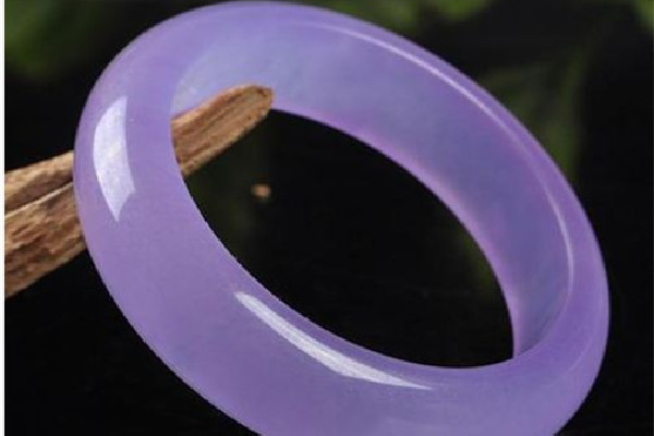 紫羅蘭手鐲什么顏色最好 紫羅蘭手鐲有幾種顏色 紫羅蘭手鐲什么顏色最好 紫羅蘭手鐲有幾種顏色