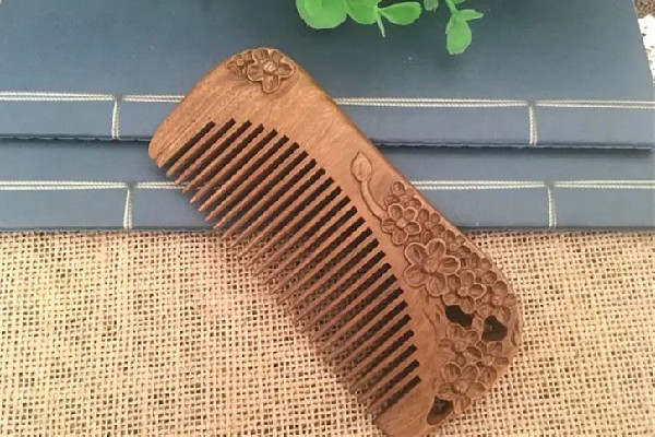 木梳子會(huì)生蟲嗎 木梳子要怎么清洗和保養(yǎng)