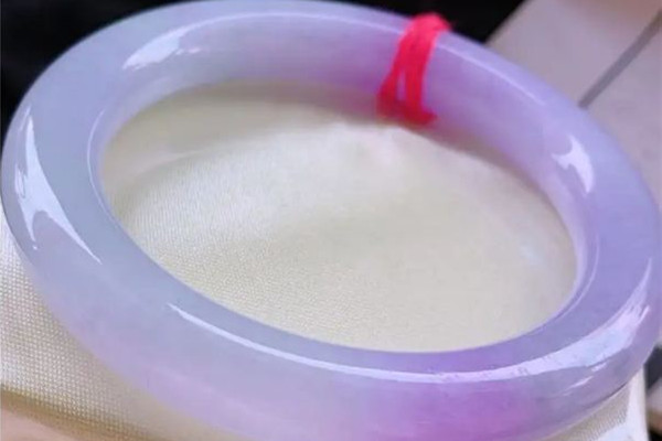 紫羅蘭手鐲多少錢一個(gè) 紫羅蘭手鐲有收藏價(jià)值嗎