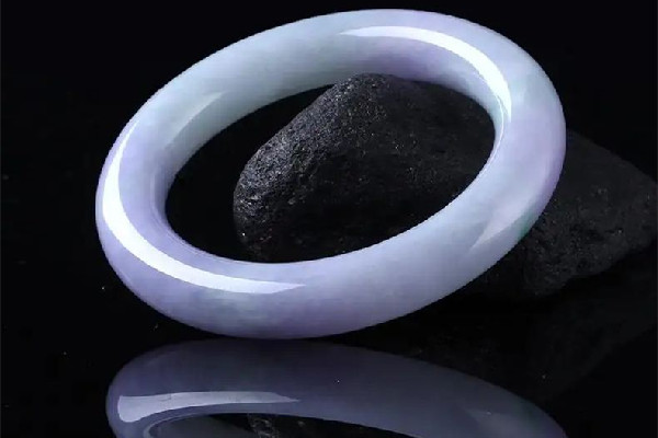 紫羅蘭手鐲會(huì)越戴越透嗎 紫羅蘭手鐲怎么保養(yǎng)會(huì)越來越亮