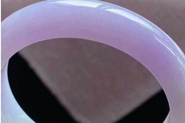 紫羅蘭手鐲可以放在水里養(yǎng)色嗎 紫羅蘭手鐲要怎么保養(yǎng) 紫羅蘭手鐲可以放在水里養(yǎng)色嗎 紫羅蘭手鐲要怎么保養(yǎng)