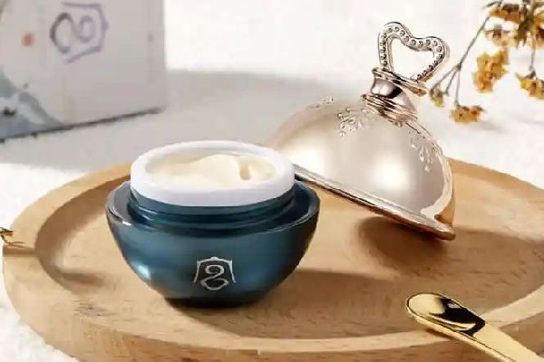 貴婦膏適合多大年齡用 貴婦膏適合什么季節(jié)用 貴婦膏適合多大年齡用 貴婦膏適合什么季節(jié)用