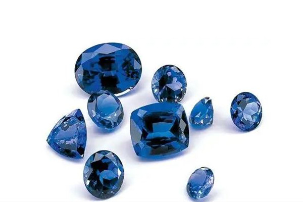 藍(lán)寶石能用酒精擦嗎 藍(lán)寶石怎么清洗 藍(lán)寶石能用酒精擦嗎 藍(lán)寶石怎么清洗