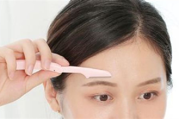 刮眉毛不小心刮破皮了怎么辦 刮眉毛刮出血幾天會(huì)好 刮眉毛不小心刮破皮了怎么辦 刮眉毛刮出血幾天會(huì)好