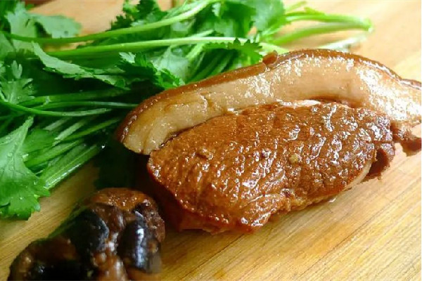 鹵肉怎么上色又紅又亮 鹵肉的制作方法和步驟 鹵肉怎么上色又紅又亮 鹵肉的制作方法和步驟