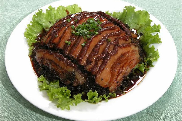 梅菜扣肉蒸的時(shí)候需要用保鮮膜嗎 梅菜扣肉蒸的時(shí)候需要扣盤嗎 梅菜扣肉蒸的時(shí)候需要用保鮮膜嗎 梅菜扣肉蒸的時(shí)候需要扣盤嗎