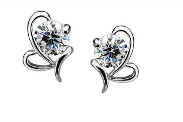 耳釘買925銀好還是999好 耳釘買什么材質(zhì)的好 耳釘買925銀好還是999好 耳釘買什么材質(zhì)的好