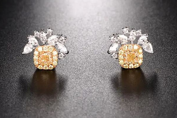 耳釘適合什么臉型的人戴 耳釘適合什么樣的女人 耳釘適合什么臉型的人戴 耳釘適合什么樣的女人