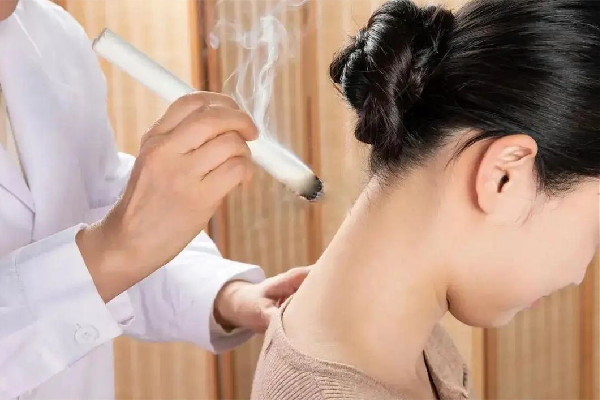 艾灸可以去除體內(nèi)濕氣嗎 艾灸做多長時間為一個療程 艾灸可以去除體內(nèi)濕氣嗎 艾灸做多長時間為一個療程