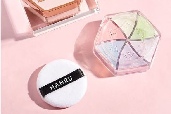 定妝粉的作用與功效 定妝粉可以控油嗎 定妝粉的作用與功效 定妝粉可以控油嗎