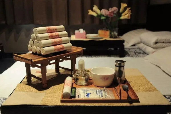 艾灸要把衣服脫完嗎 艾灸怎么操作 艾灸要把衣服脫完嗎 艾灸怎么操作