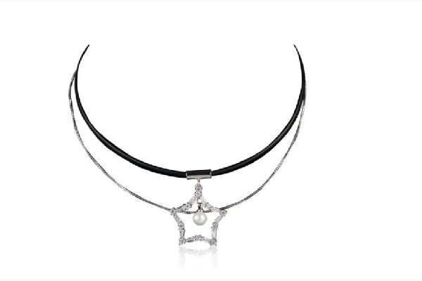 鎖骨鏈買什么材質(zhì)的好 鎖骨鏈怎么選擇 鎖骨鏈買什么材質(zhì)的好 鎖骨鏈怎么選擇