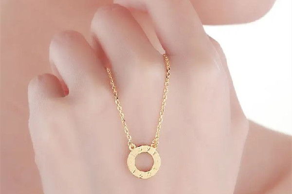 鎖骨鏈可以戴著洗澡嗎 鎖骨鏈可以戴著睡覺嗎 鎖骨鏈可以戴著洗澡嗎 鎖骨鏈可以戴著睡覺嗎