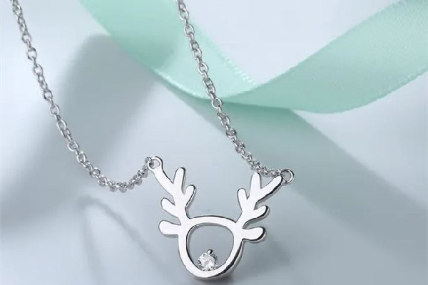 項(xiàng)鏈會(huì)被汗液腐蝕嗎 項(xiàng)鏈多久清洗一次 項(xiàng)鏈會(huì)被汗液腐蝕嗎 項(xiàng)鏈多久清洗一次