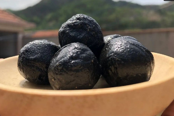 黑芝麻丸哪個牌子正宗 黑芝麻丸和黑芝麻功效一樣嗎 黑芝麻丸哪個牌子正宗 黑芝麻丸和黑芝麻功效一樣嗎