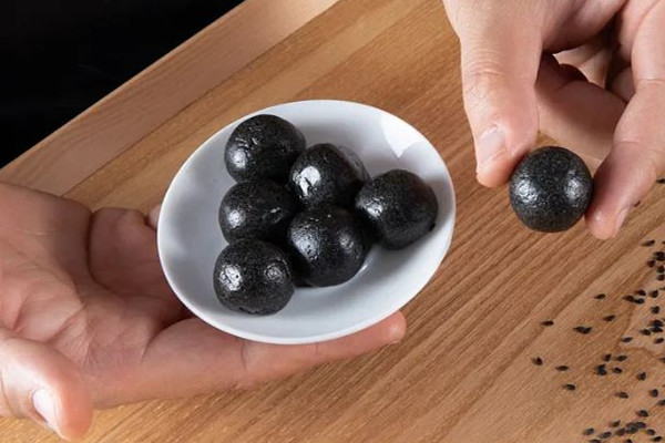 黑芝麻丸對(duì)女人的功效 黑芝麻丸對(duì)月經(jīng)不調(diào)有效果嗎