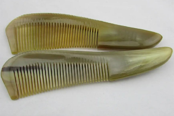 牛角梳買回來(lái)要不要處理一下 牛角梳怎么去除腥臭味