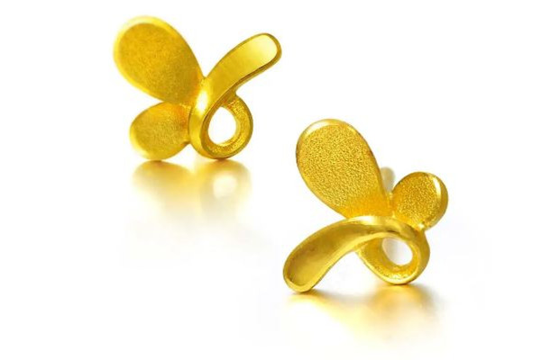 黃金耳釘要光面的還是磨砂的 黃金耳釘買(mǎi)什么牌子的好