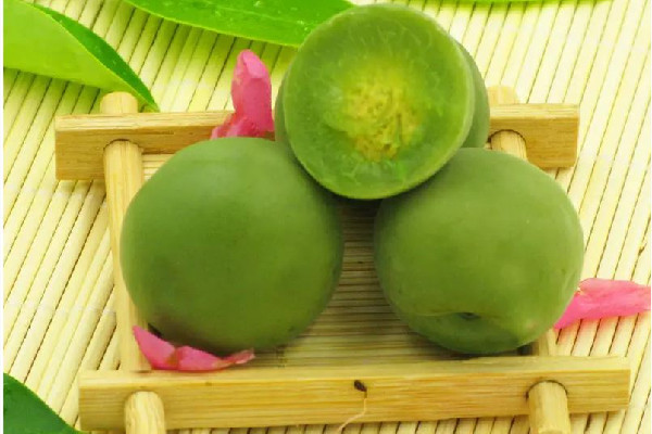 青梅怎么制作酸梅干 青梅做什么好吃 青梅怎么制作酸梅干 青梅做什么好吃