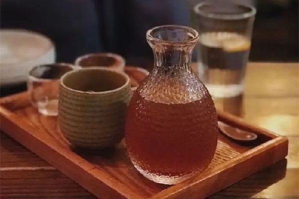 青梅酒適合什么季節(jié)喝 青梅酒可以冰鎮(zhèn)嗎 青梅酒適合什么季節(jié)喝 青梅酒可以冰鎮(zhèn)嗎