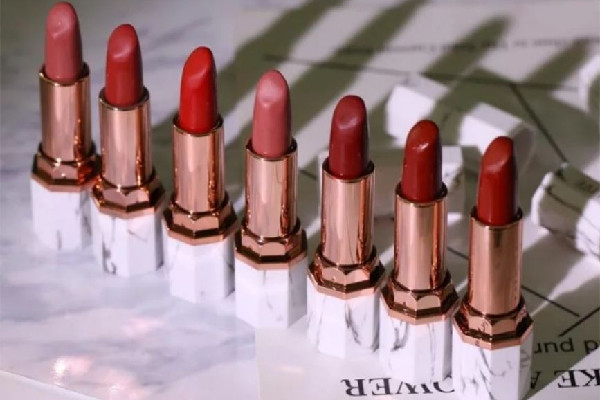 口紅放久了還能用嗎 口紅有霉味還能用嗎 口紅放久了還能用嗎 口紅有霉味還能用嗎