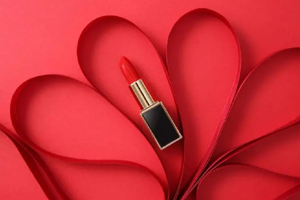 口紅掉色用什么定妝 口紅定妝怎么定 口紅掉色用什么定妝 口紅定妝怎么定