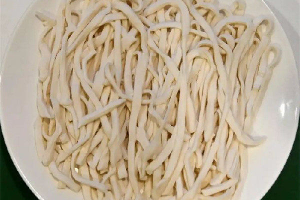 手搟面怎么做勁道不斷 手搟面里放什么更勁道 手搟面怎么做勁道不斷 手搟面里放什么更勁道