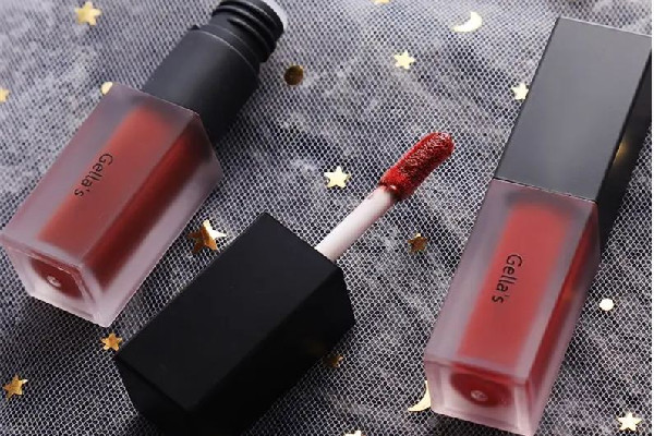 唇釉會(huì)導(dǎo)致唇炎嗎 唇釉對(duì)身體有傷害嗎 唇釉會(huì)導(dǎo)致唇炎嗎 唇釉對(duì)身體有傷害嗎