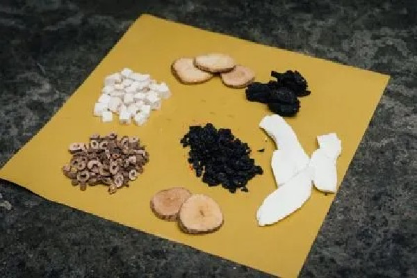 三伏貼去濕氣嗎 三伏貼對(duì)風(fēng)濕有效果嗎 三伏貼去濕氣嗎 三伏貼對(duì)風(fēng)濕有效果嗎