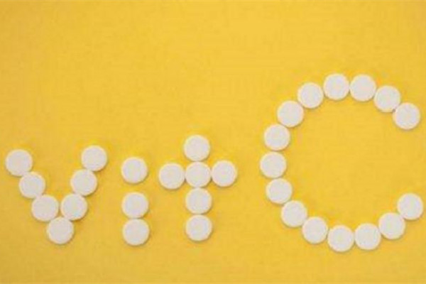 維生素c哪個(gè)牌子好 維生素c買(mǎi)保健品好還是買(mǎi)藥品好 維生素c哪個(gè)牌子好 維生素c買(mǎi)保健品好還是買(mǎi)藥品好