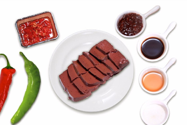 鴨血變質了是什么樣的 鴨血有黑色斑點怎么回事 鴨血變質了是什么樣的 鴨血有黑色斑點怎么回事