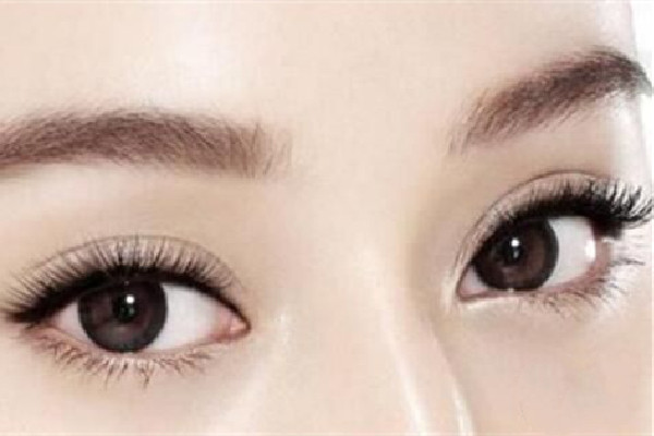 雙眼皮貼是妝前貼還是妝后貼好 雙眼皮貼是涂粉底之前貼嗎 雙眼皮貼是妝前貼還是妝后貼好 雙眼皮貼是涂粉底之前貼嗎