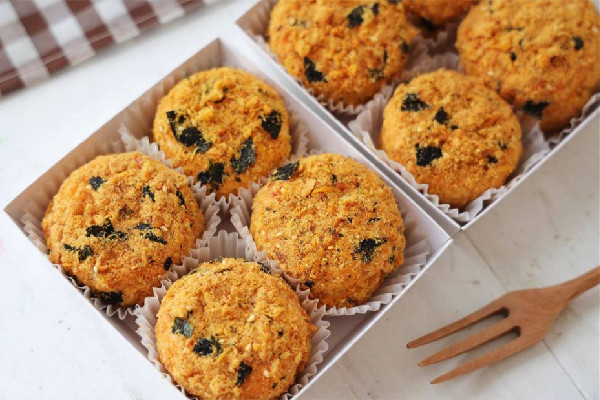 肉松小貝吃起來有點(diǎn)酸正常嗎 肉松小貝吃多了有什么壞處