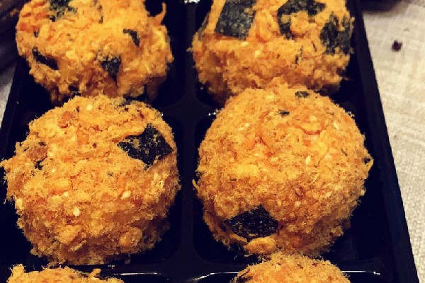 肉松小貝吃起來有點(diǎn)酸正常嗎 肉松小貝吃多了有什么壞處 肉松小貝吃起來有點(diǎn)酸正常嗎 肉松小貝吃多了有什么壞處